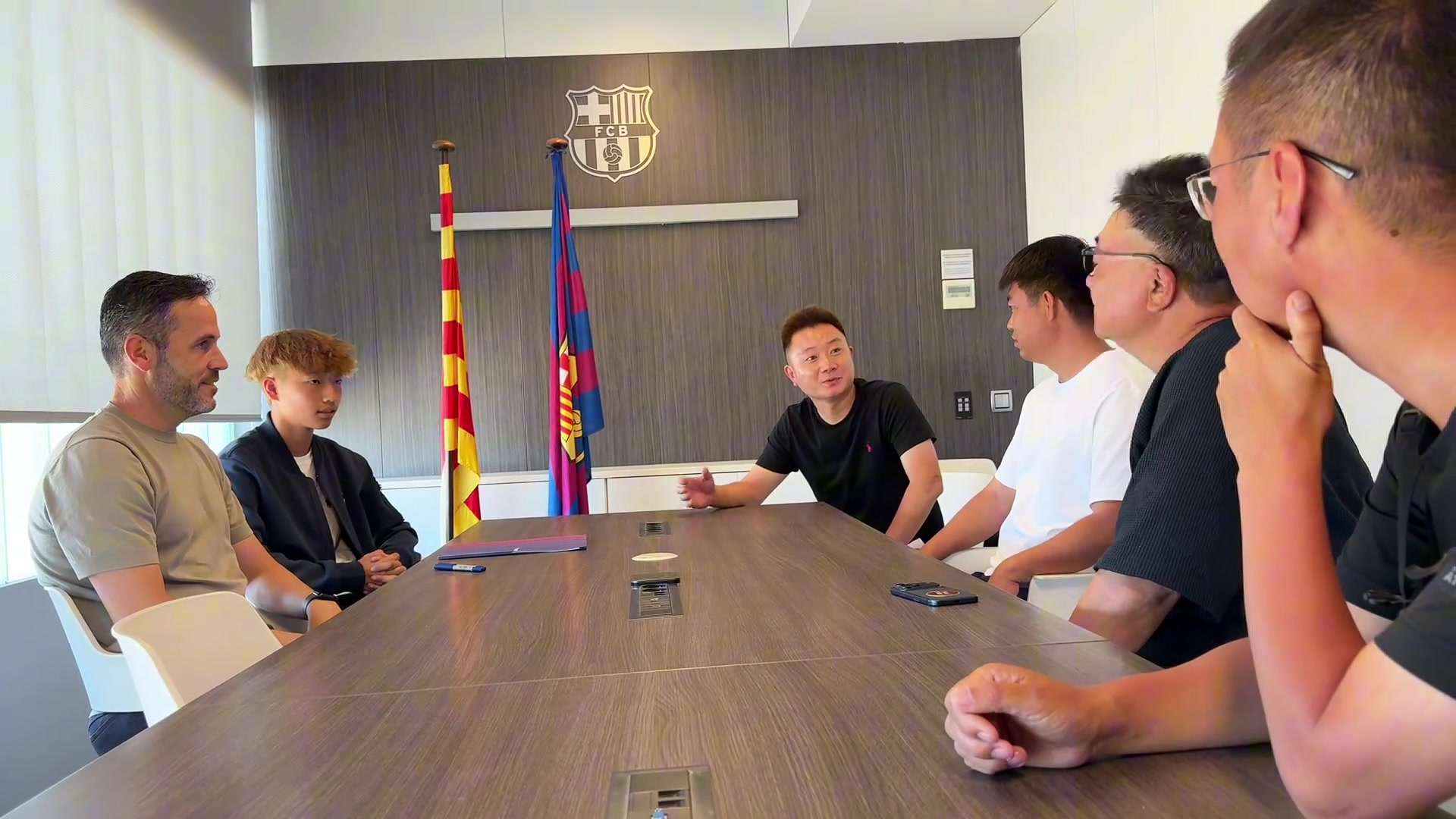亿万28官网-现场视频！董路晒李昊炎签约巴萨拉玛西亚 成拉玛西亚中国第一人
